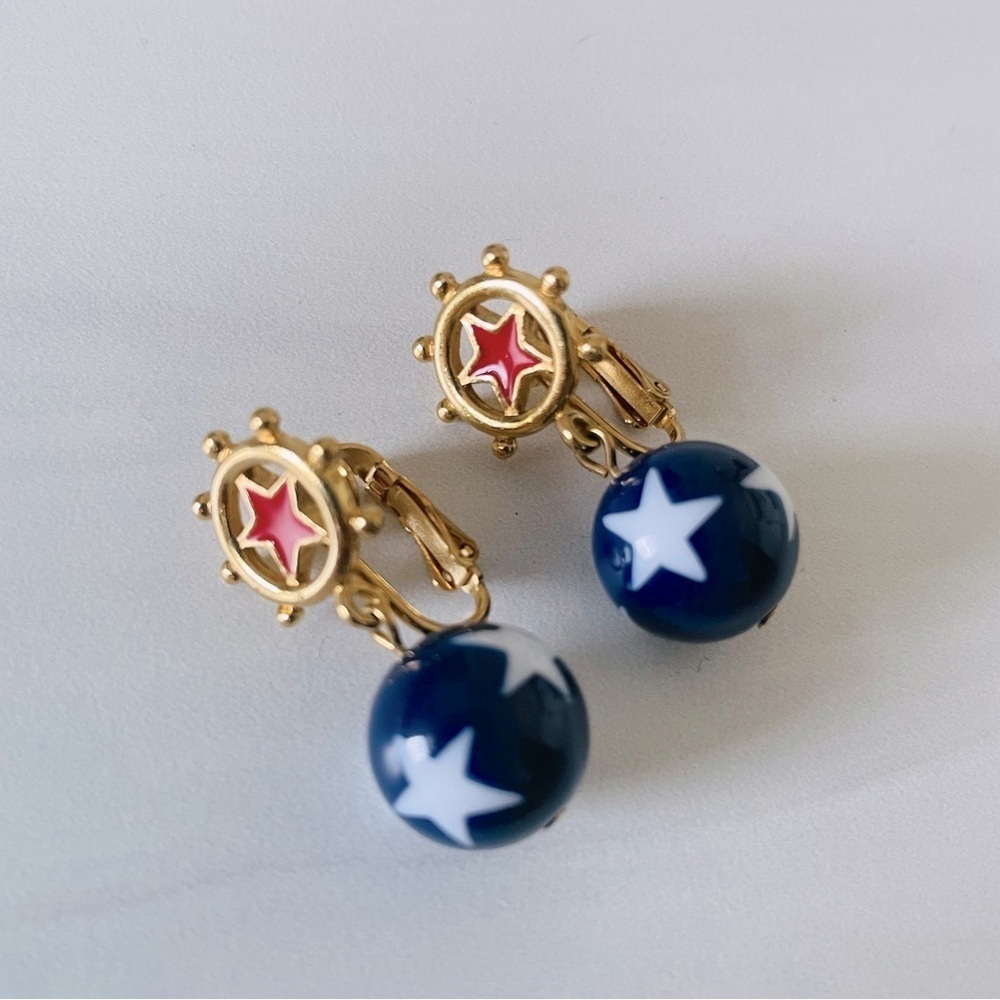 Avon Vintage 1992 Patriotic/Nautical Star Spangle Dangle Clip on Earrings